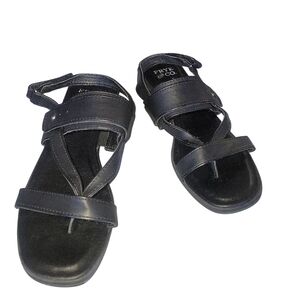 Frye & Co. Women's Black Cassia Adjustable Velcro Stap Boho Sandals 8
